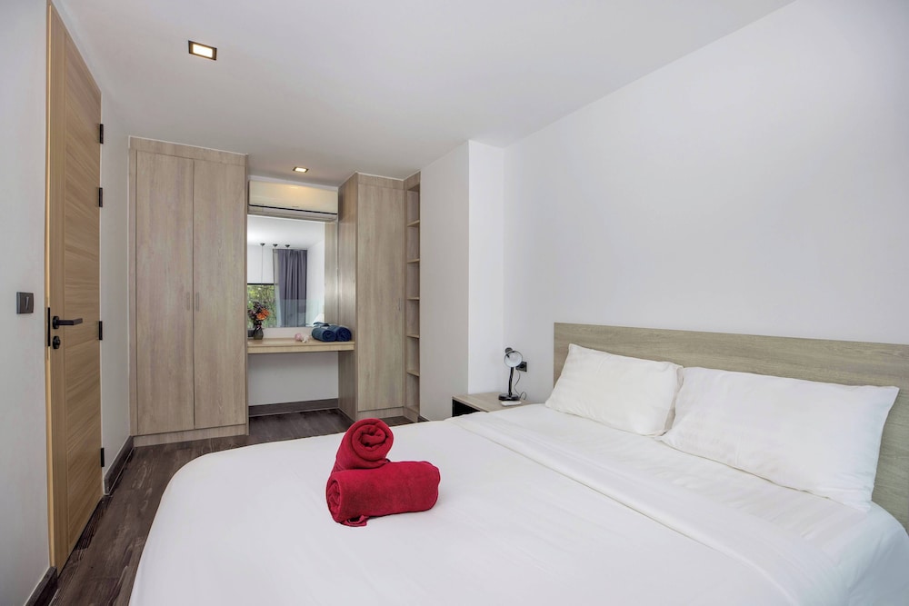 Nai Harn Duplex near the Beach UTL B125