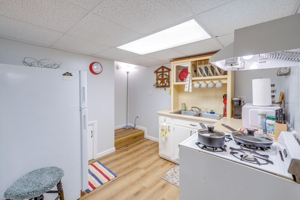 7 Mi to Beckley: Townhome Near Hiking & Fishing