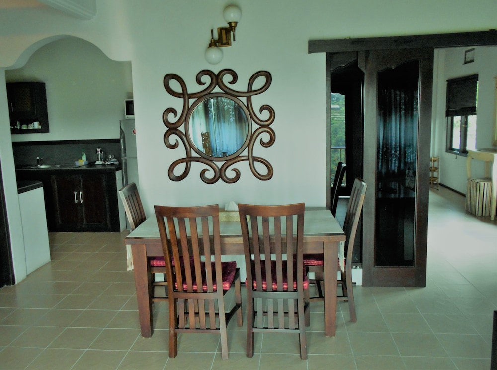 Shangrilah Villas