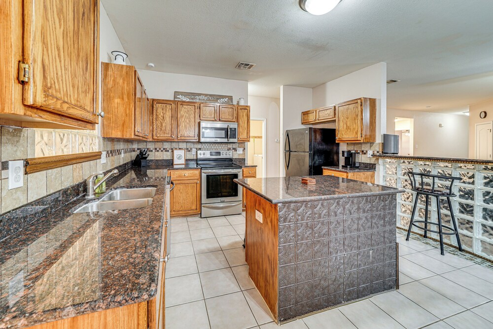 Pool Access & Fenced Yard: San Antonio Family Home