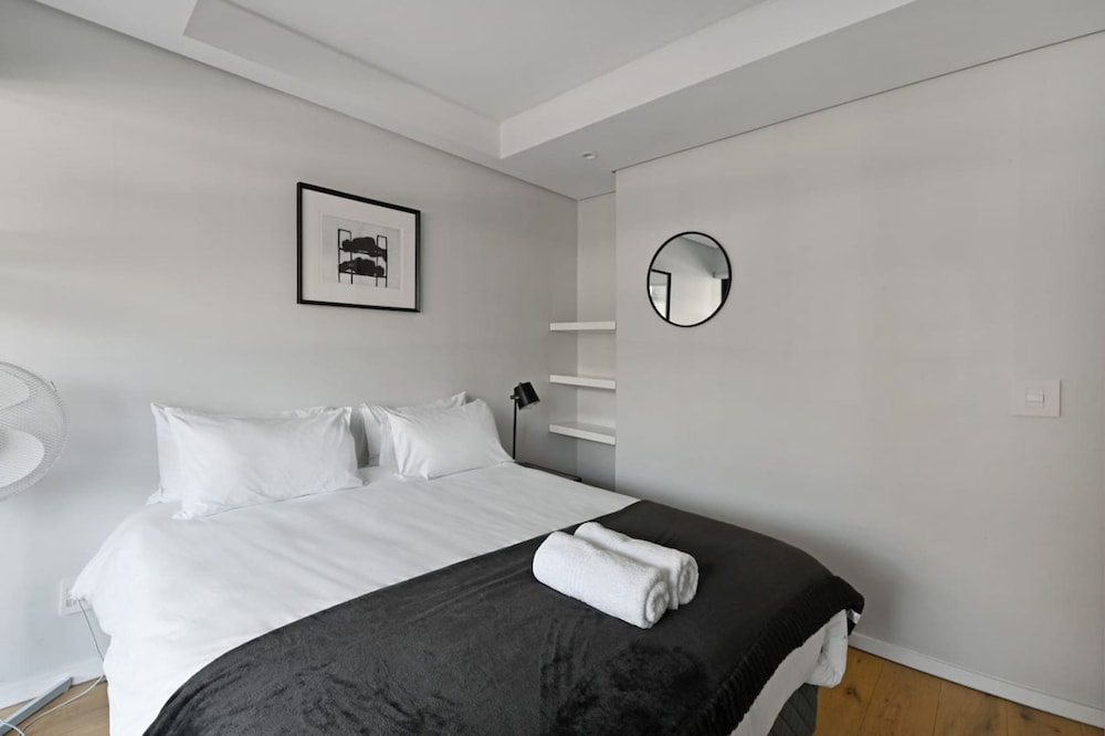 Quiet 2-bed Green Point Retreat Rooftop Pool BBQ