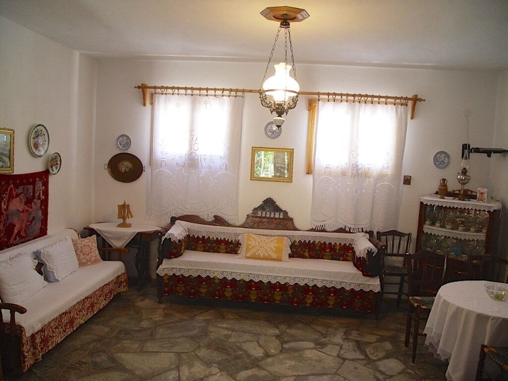 Christos Guesthouse photo 3
