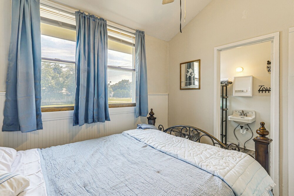 Near Walnut Valley Festival: Convenient Apartment!