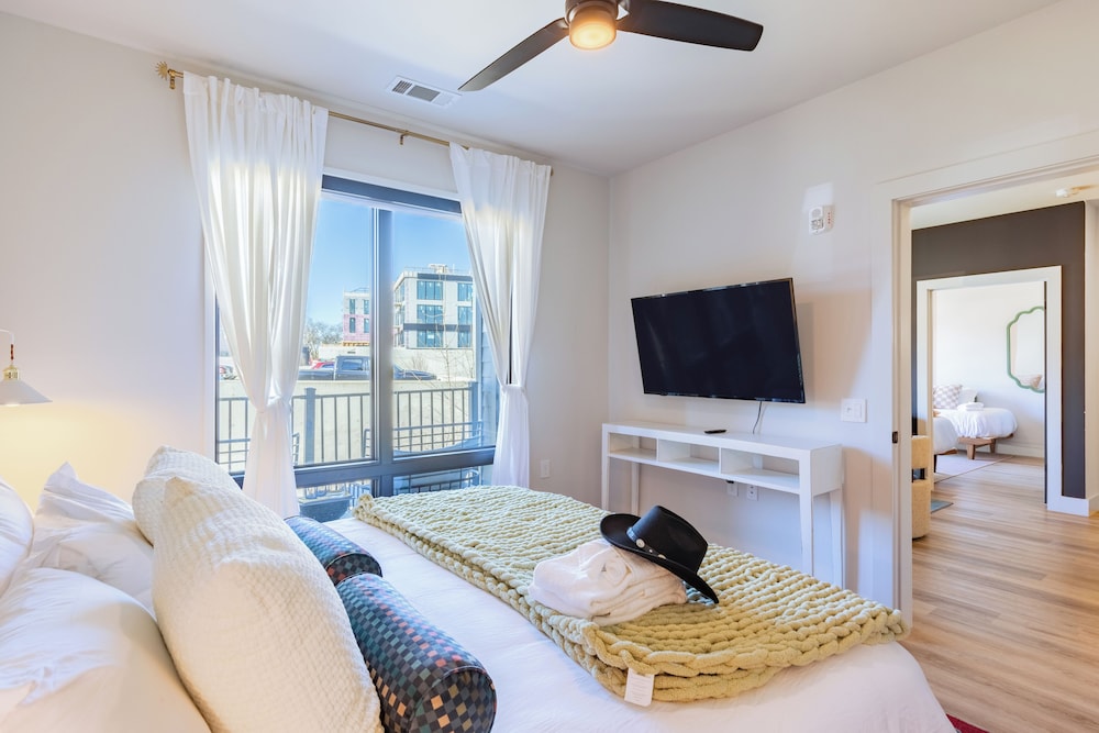 The Odyssey Apartments – by AvantStay Designer Stay in Midtown