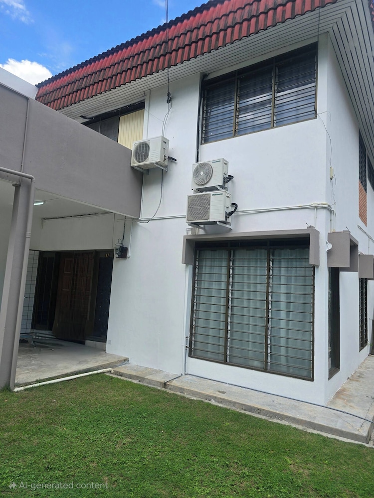 Bayan Lepas Getaway - Nature Views & BBQ Haven