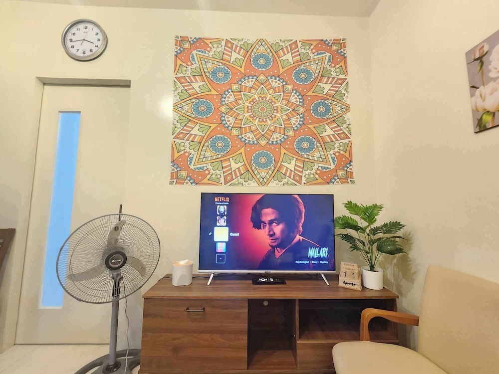 1 Bed Flat - Pool - Parking - Wifi