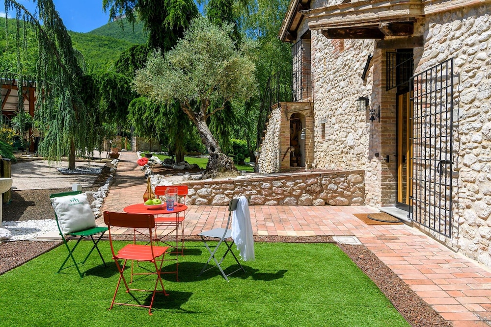 Casalino Galassi 4 2 by Marche Holiday Villas