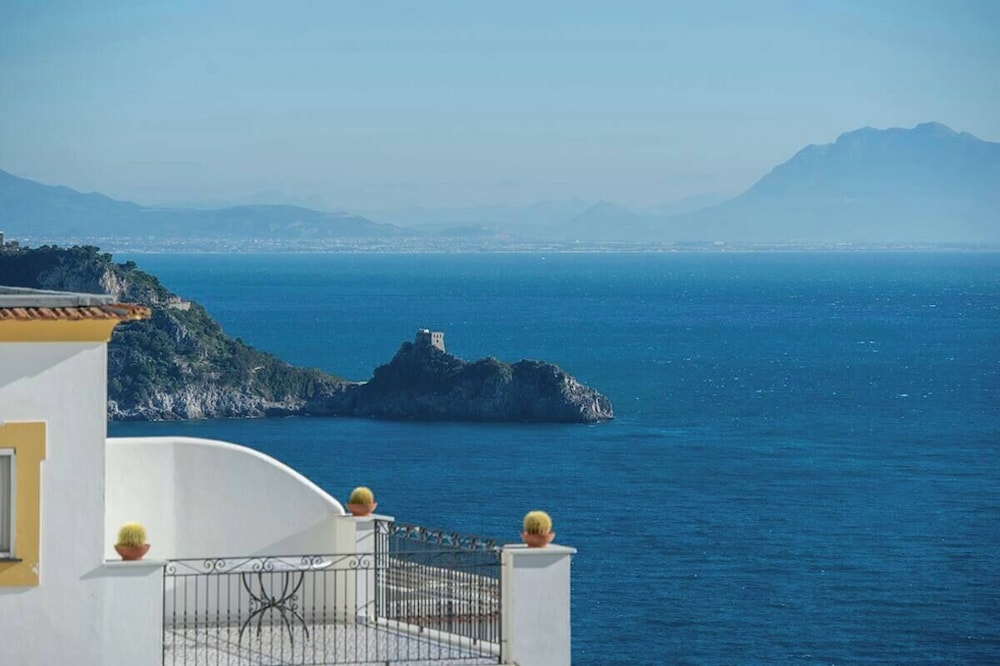 Mario's House
