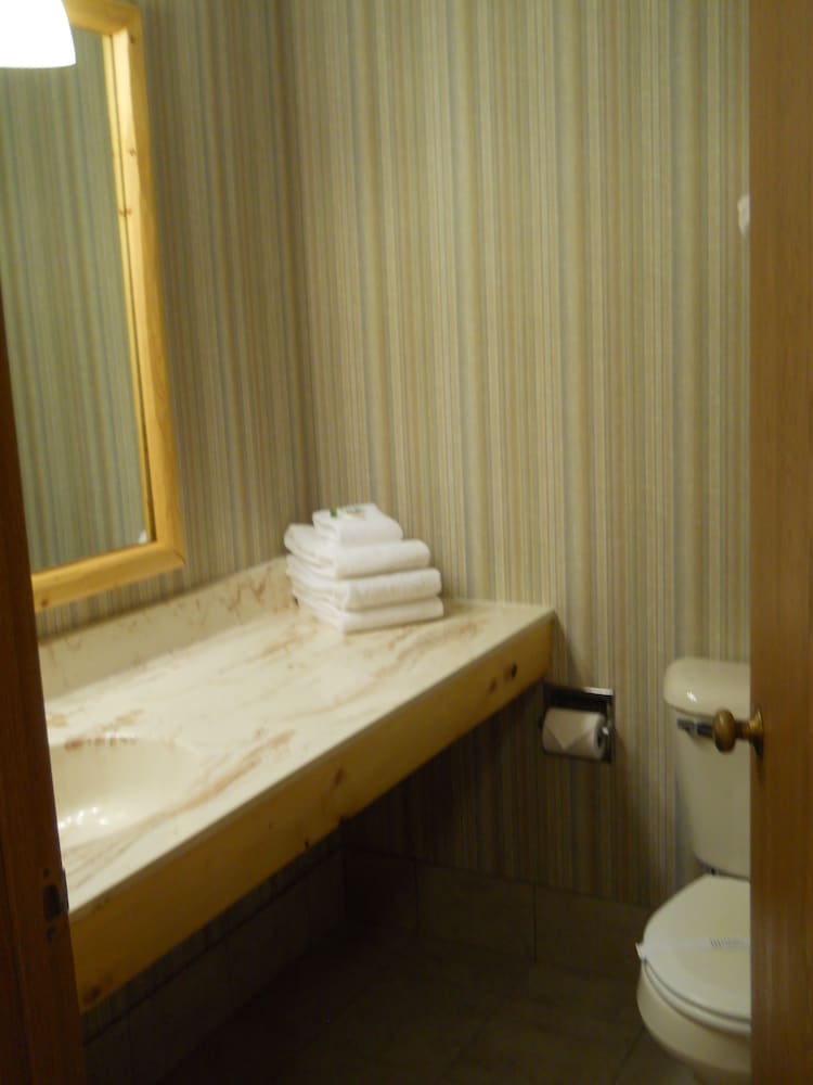 Lakewoods Resort & Lodge