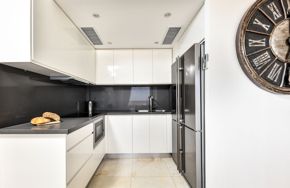 Modern Gem with Stunning Balcony by Sea N Rent
