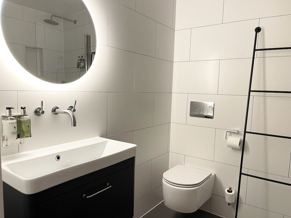 Glenlyn Hotel & Apartments