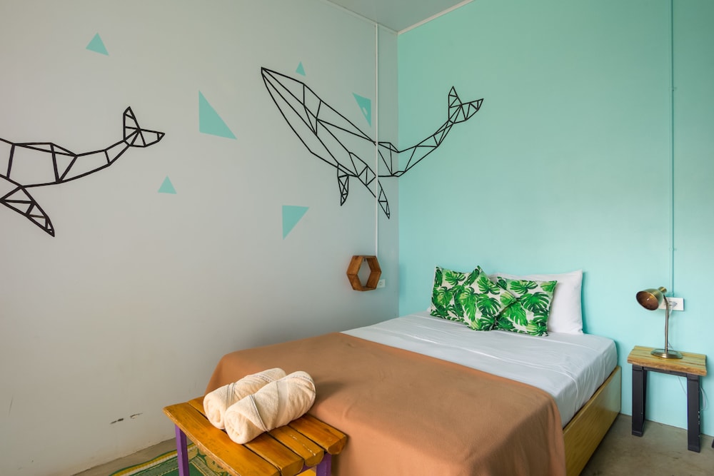 Selina Jaco - Hostel