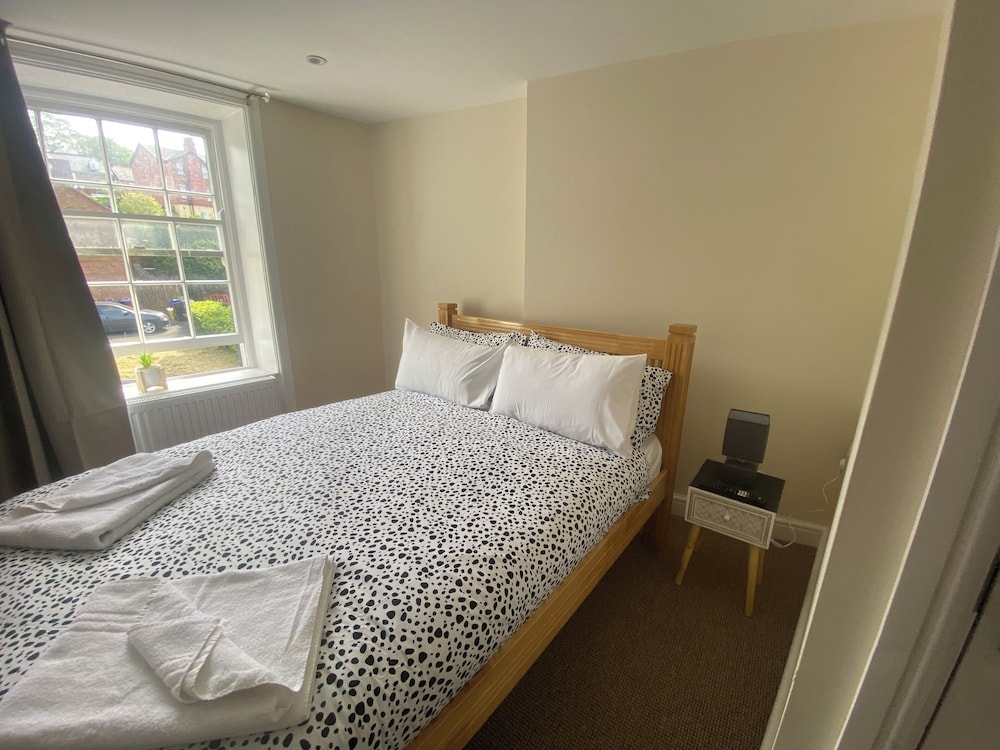 Prince Of Wales Rooms view 4