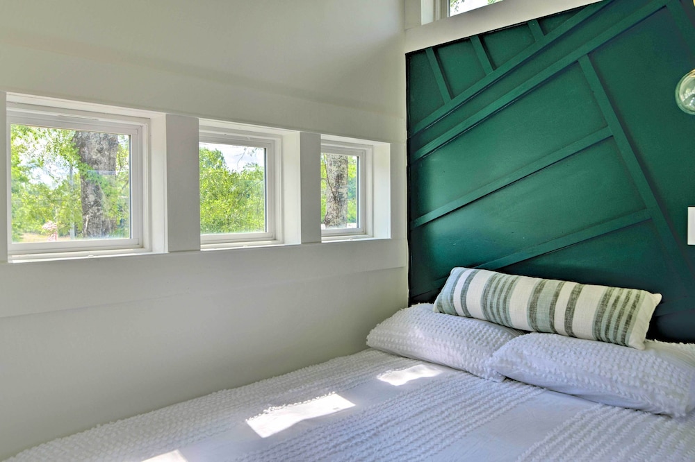 Miscellaneous Market Vacations - Modern Starkville Tiny Home Near Dining  MSU - Property Image 2