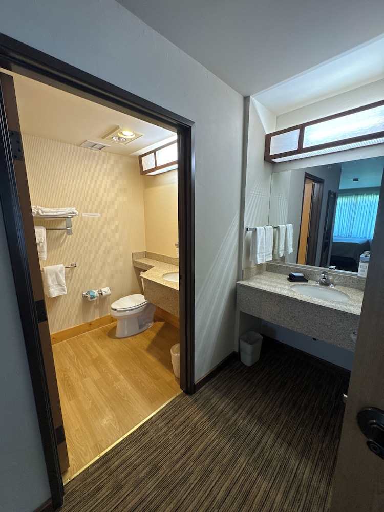 Salmon Rapids Lodge
