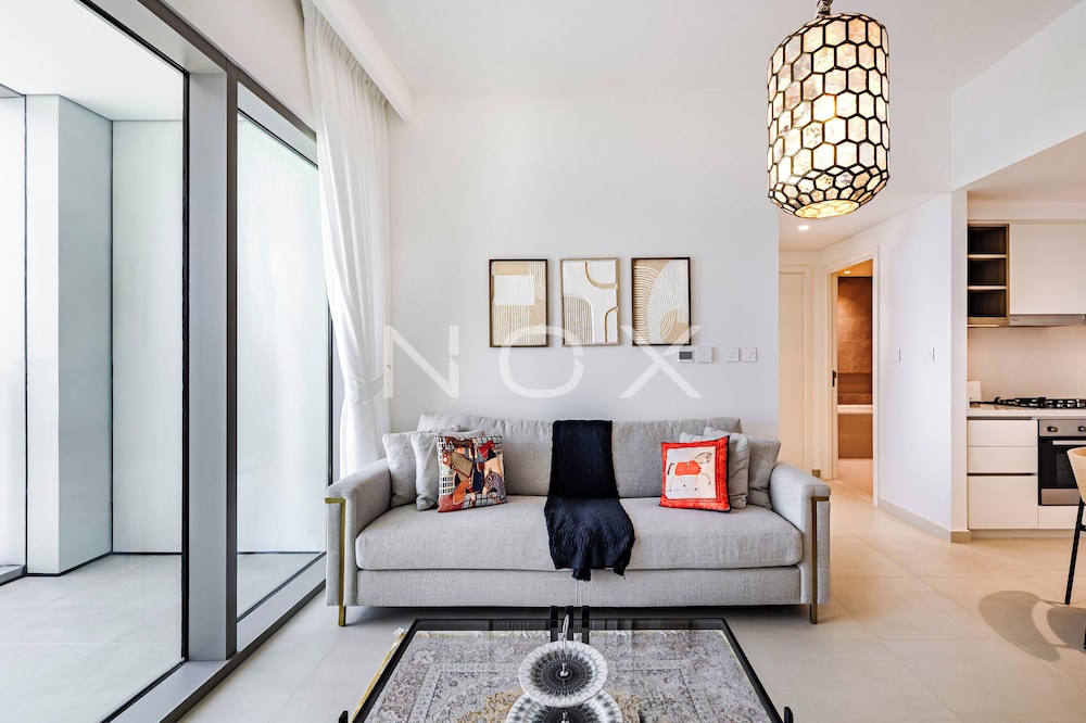 Elegant 1BR Downtown Views 2 T3