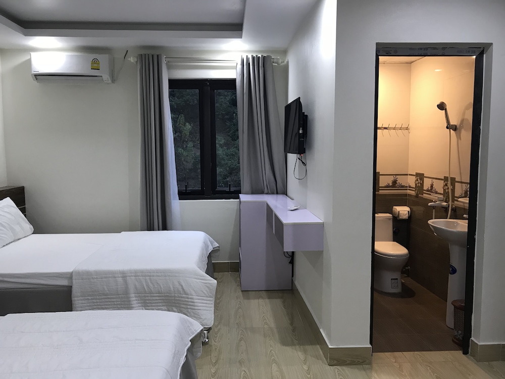 Cong Khanh Hotel - Hostel