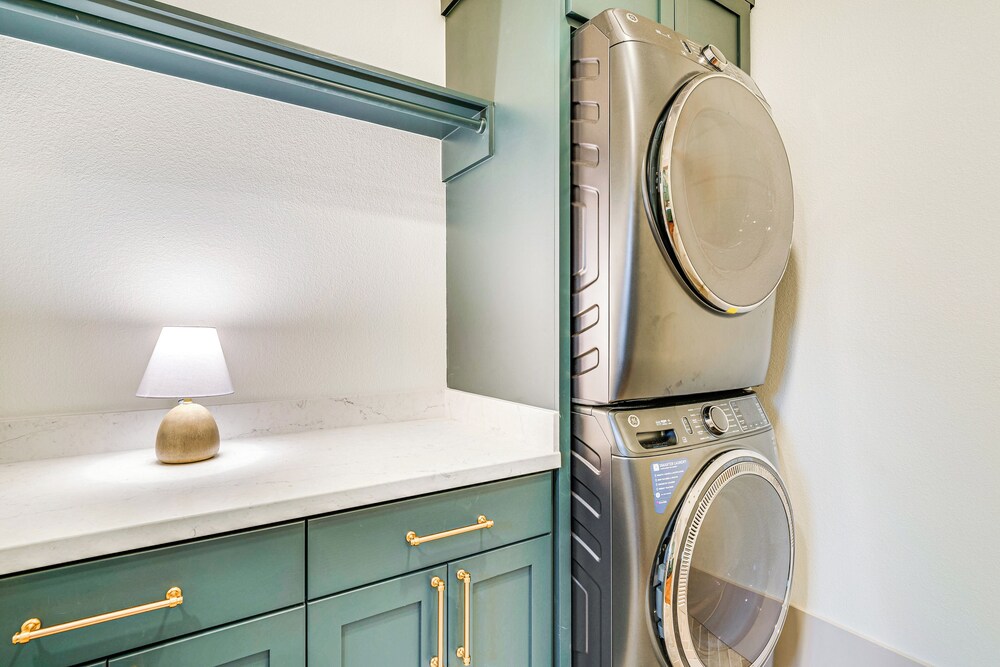 1/2 Mi to Downtown Shops: Brenham Home w/ Fire Pit