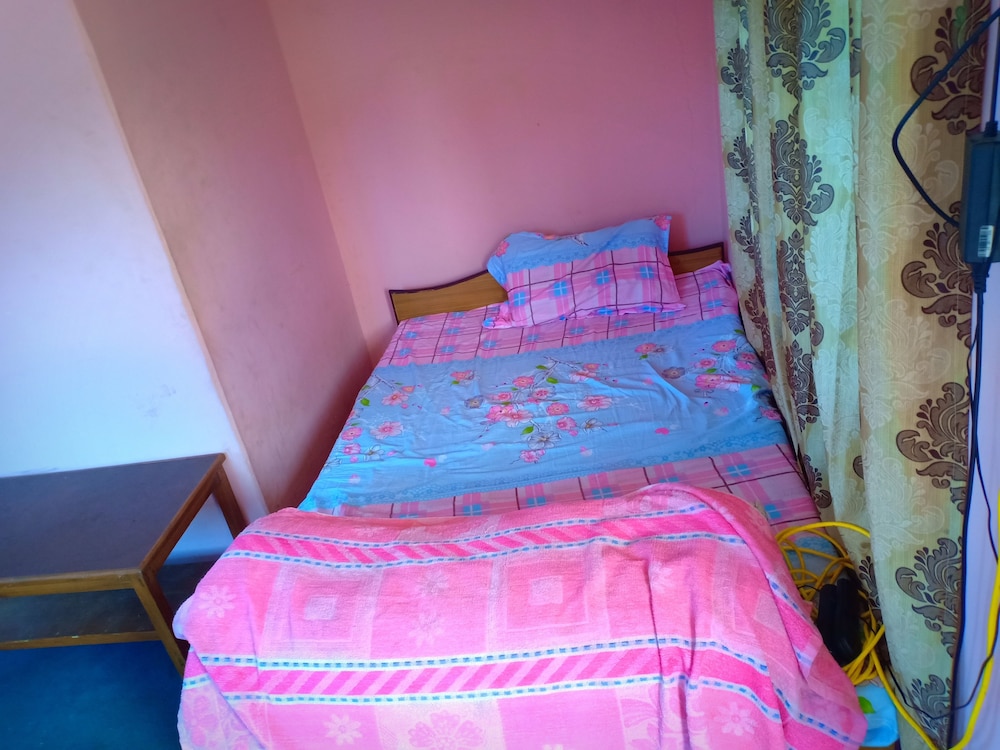 Begnas Lake front guest house