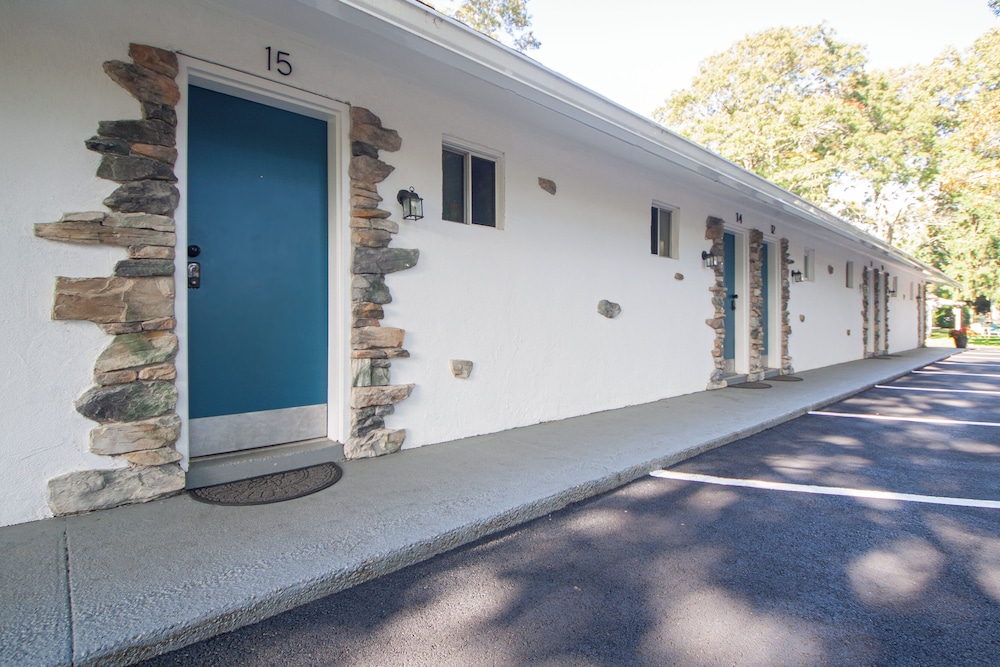 Hampton's Vacation Inn