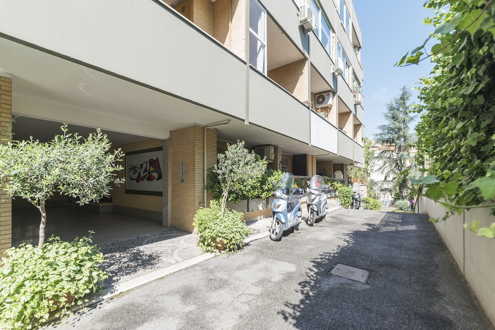 Modern Apartment Giardini Vaticani & S Pietro