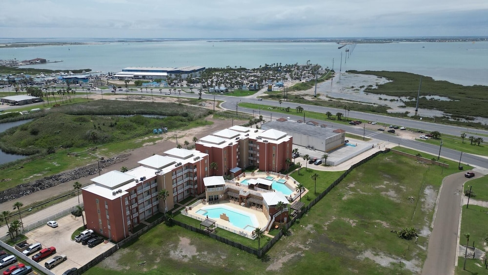 La Isla F102 2 Bedroom Condo by RedAwning view 5