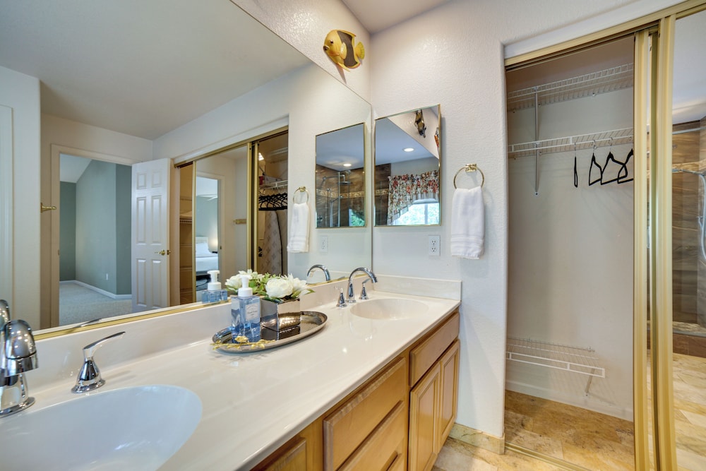 Reno Vacations - Spacious Reno Home w/ Deck 1 Mi to Downtown! - Property Image 16