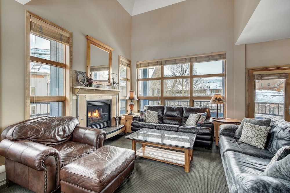 Fantastic Mountain Home Near Ski Lifts 3 Bedroom Condo