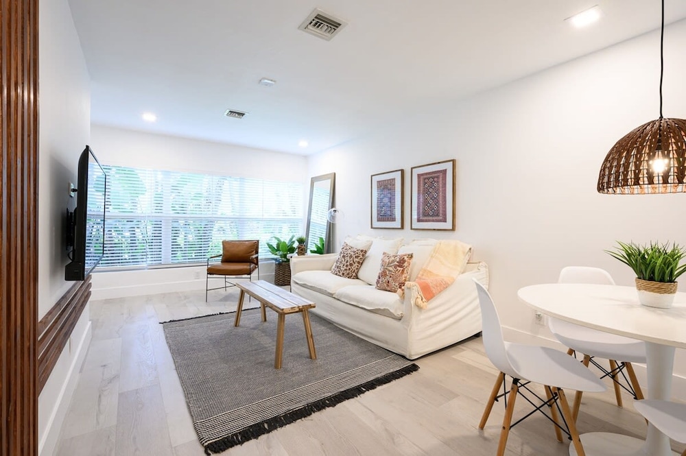 Beautiful And Comfortable Apt in Victoria Park