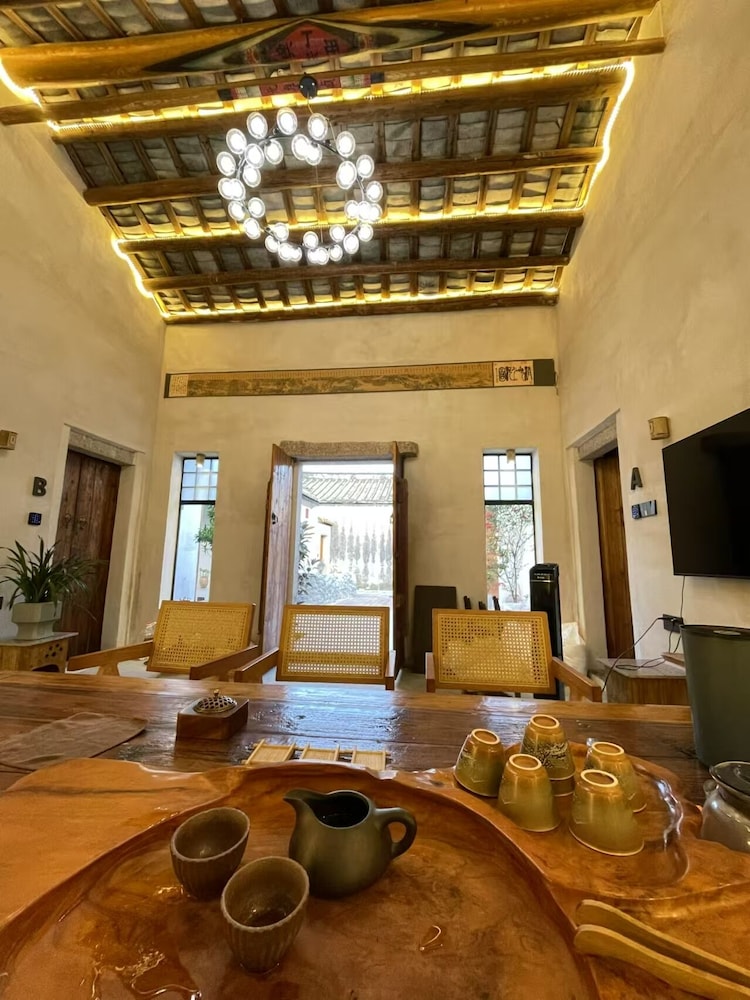Serenity Courtyard Hotel