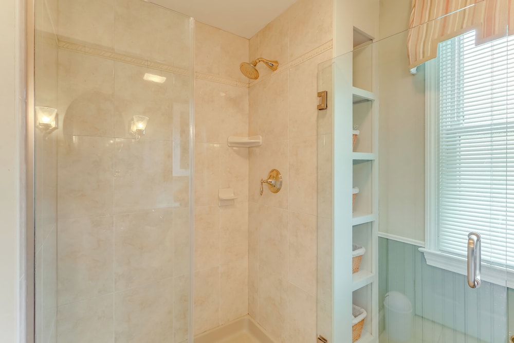 1 Mi to Village: Waterfront Oasis in Lake George!
