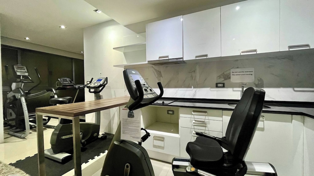 Emerald 307 - Studio With Balcony and Shared Pool