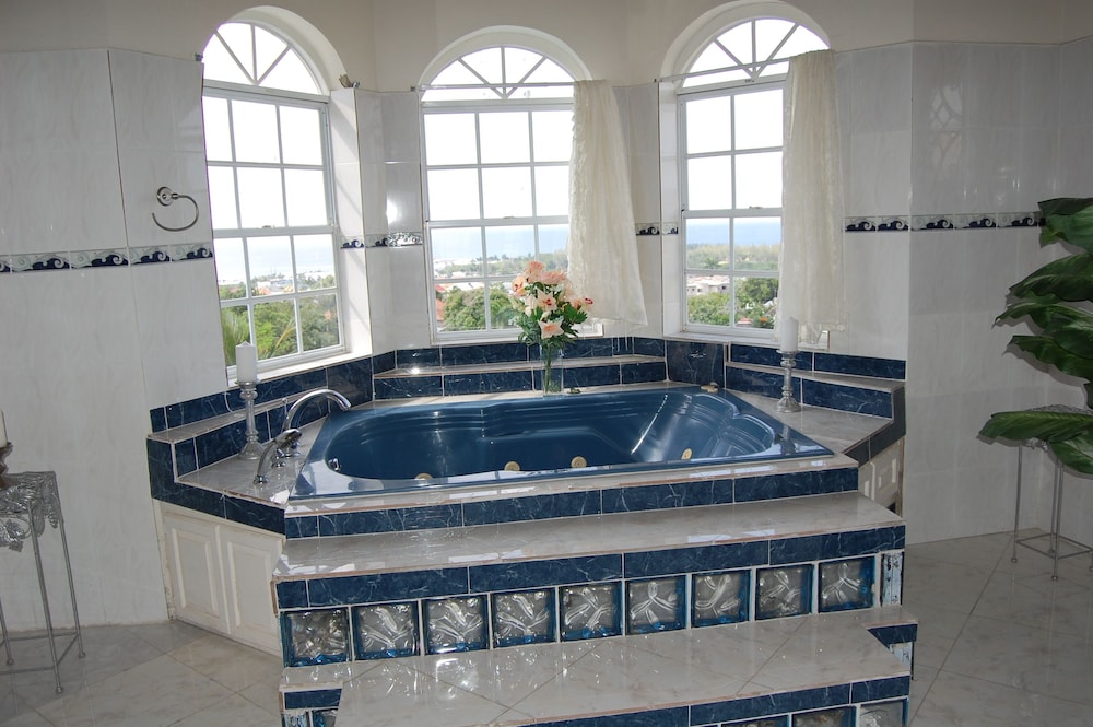 Celebrity Villa Jamaica