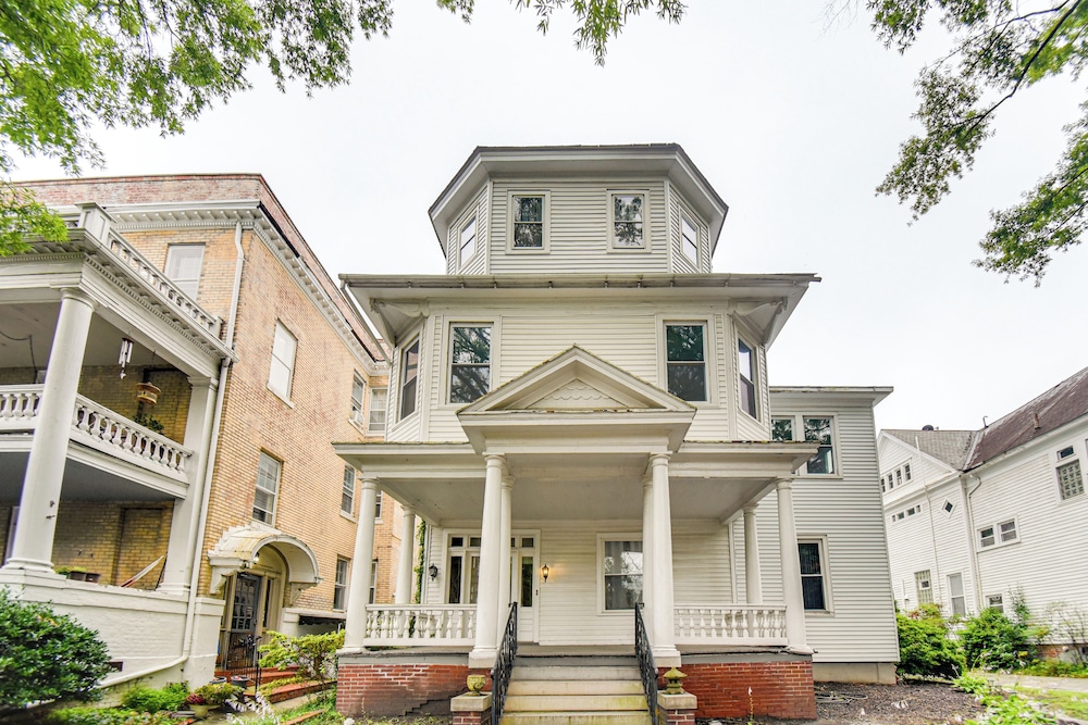 Walk to River & Downtown: Portsmouth Apartment!
