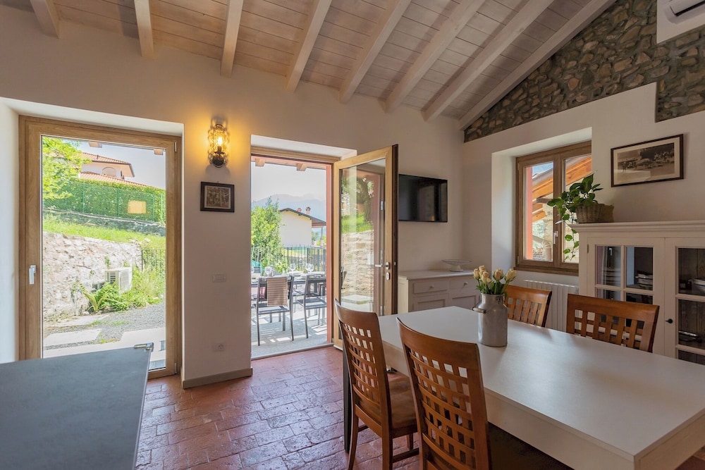 Villetta Abbazia Acqua Dolce - With Stunning Terrace by Rent all Como