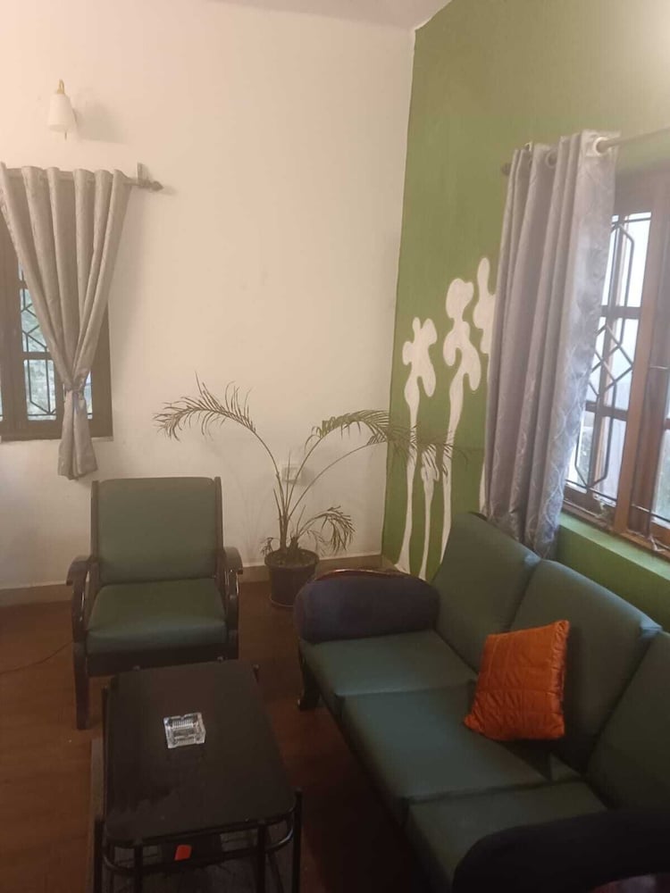 Urban Mad – Villas & Studio