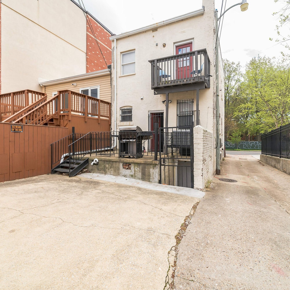 Spacious Sunny Shaw 1BR 1BA Apartment