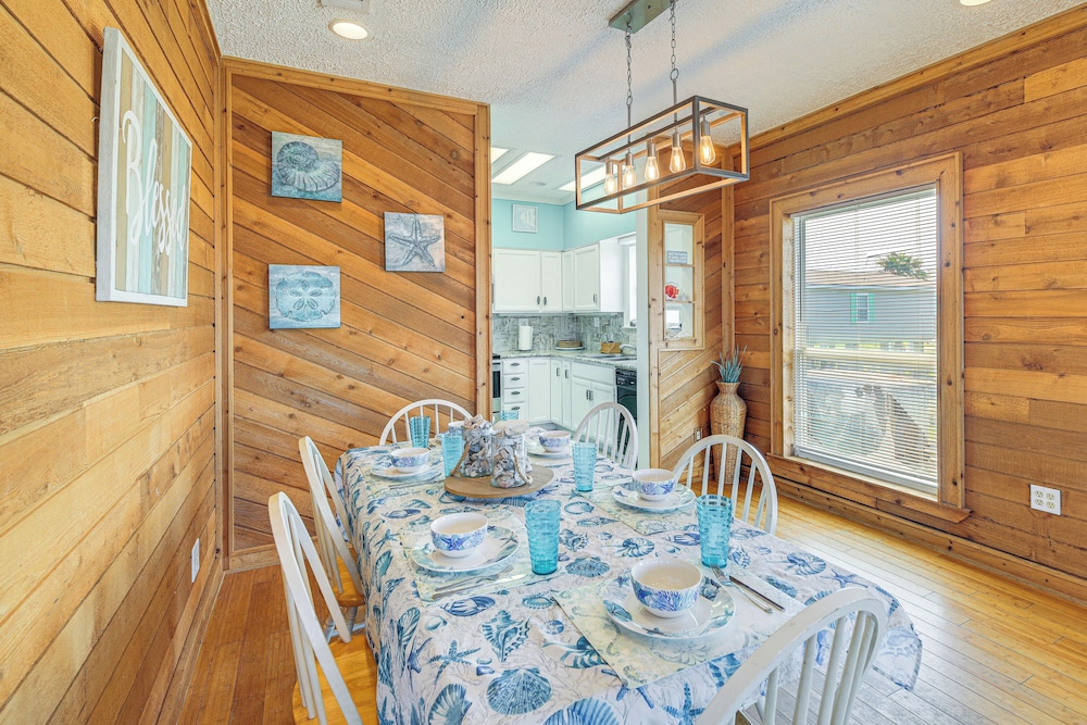 Walk to Beach: Getaway on Bolivar Peninsula!