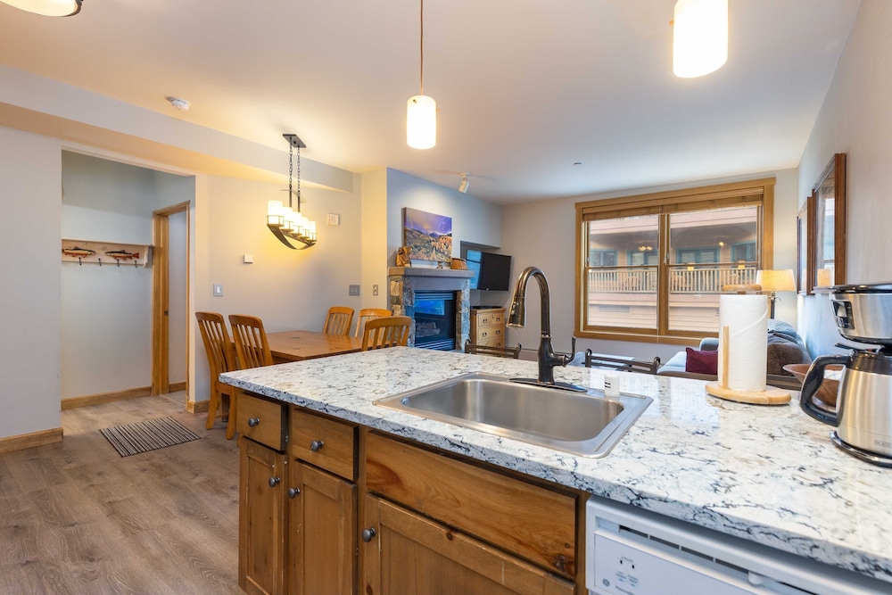 8045 Black Bear 1 Bedroom Condo by RedAwning view 5
