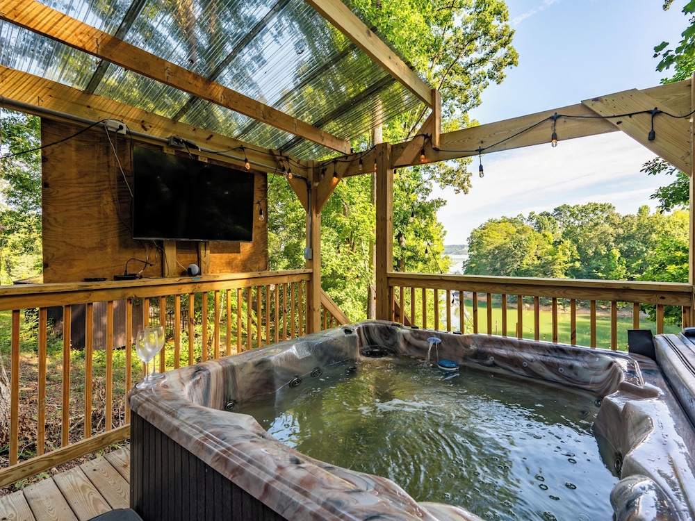 Emerald Cove by Jackson Mountain Rentals