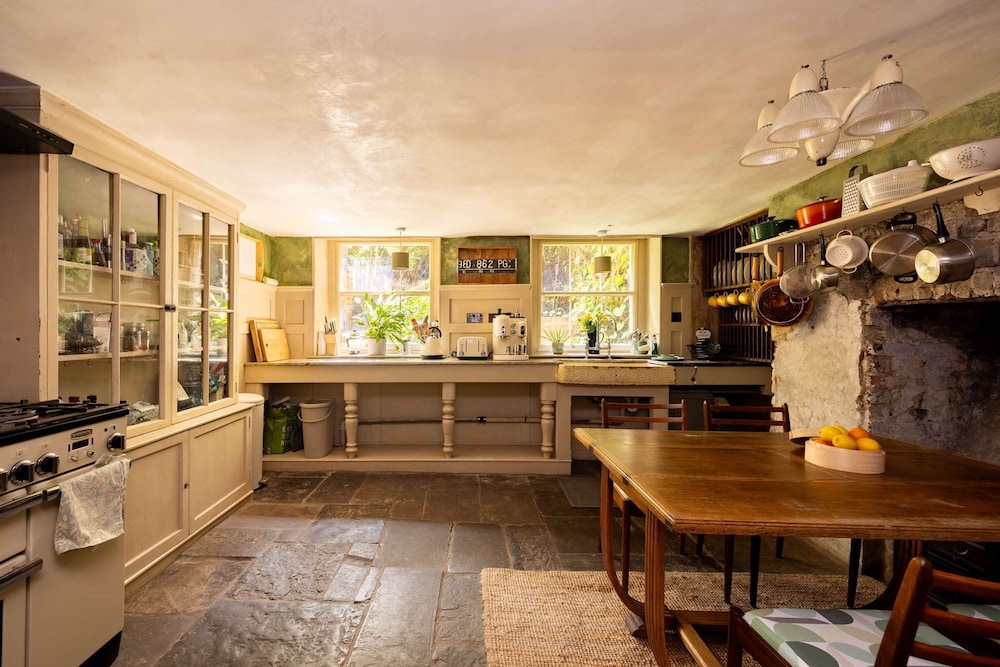 Extraordinary Grade Ii-listed Early Georgian Home