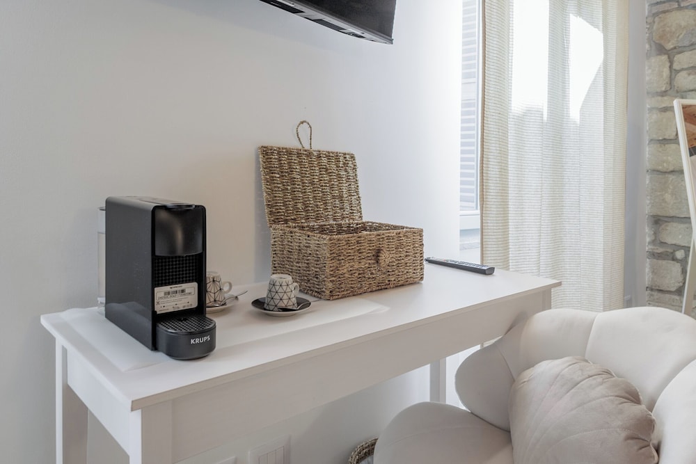 Basco Guest House