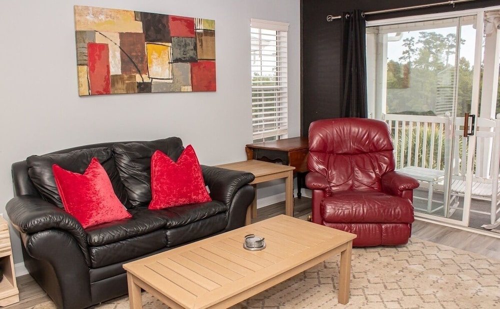 Waterway Village 18g 2 Bedroom Condo