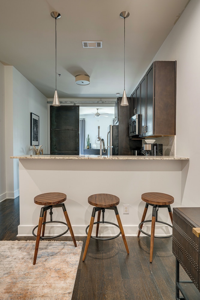 Lofts At 30th - Urban Lodge - Mins to Broadway!