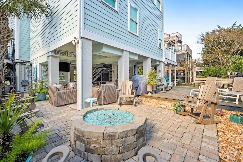 Santorelli's Seaside Serenety 4 Bedroom Home