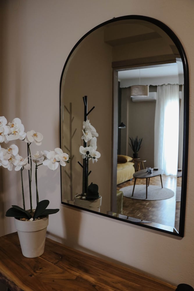 Citylight Apartment by Corfuescapes