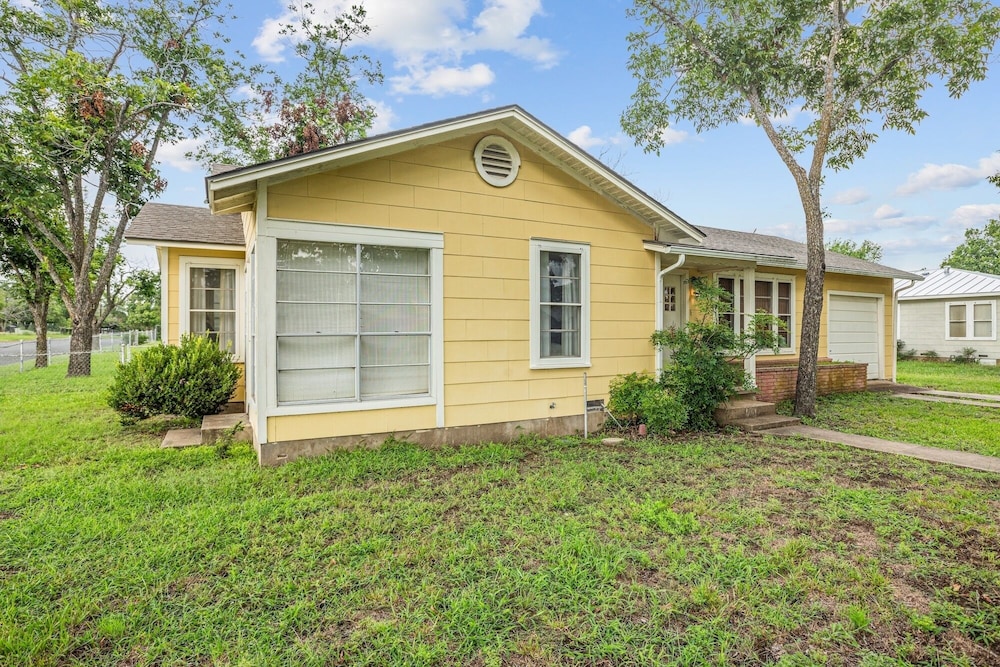 Yellow Rose 2 Bedroom Home