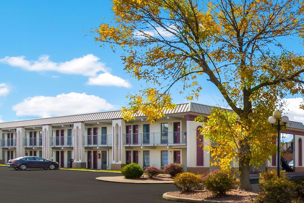 1 Life Studio and Suites