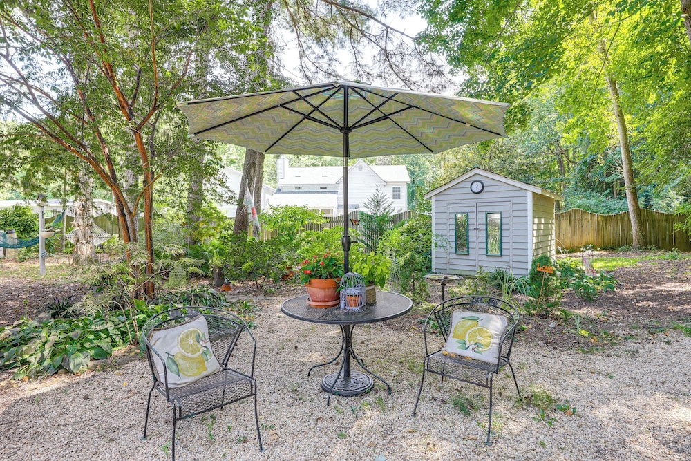 Unique & Artistic Retreat Near Rehoboth Beach!