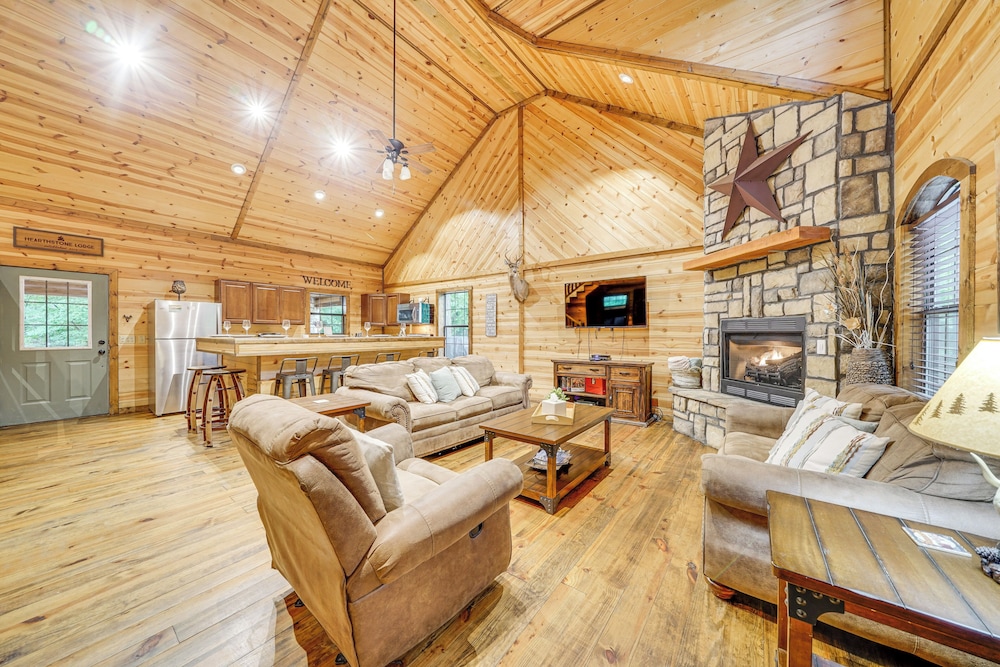 Pets & Families Welcome: Secluded Broken Bow Cabin